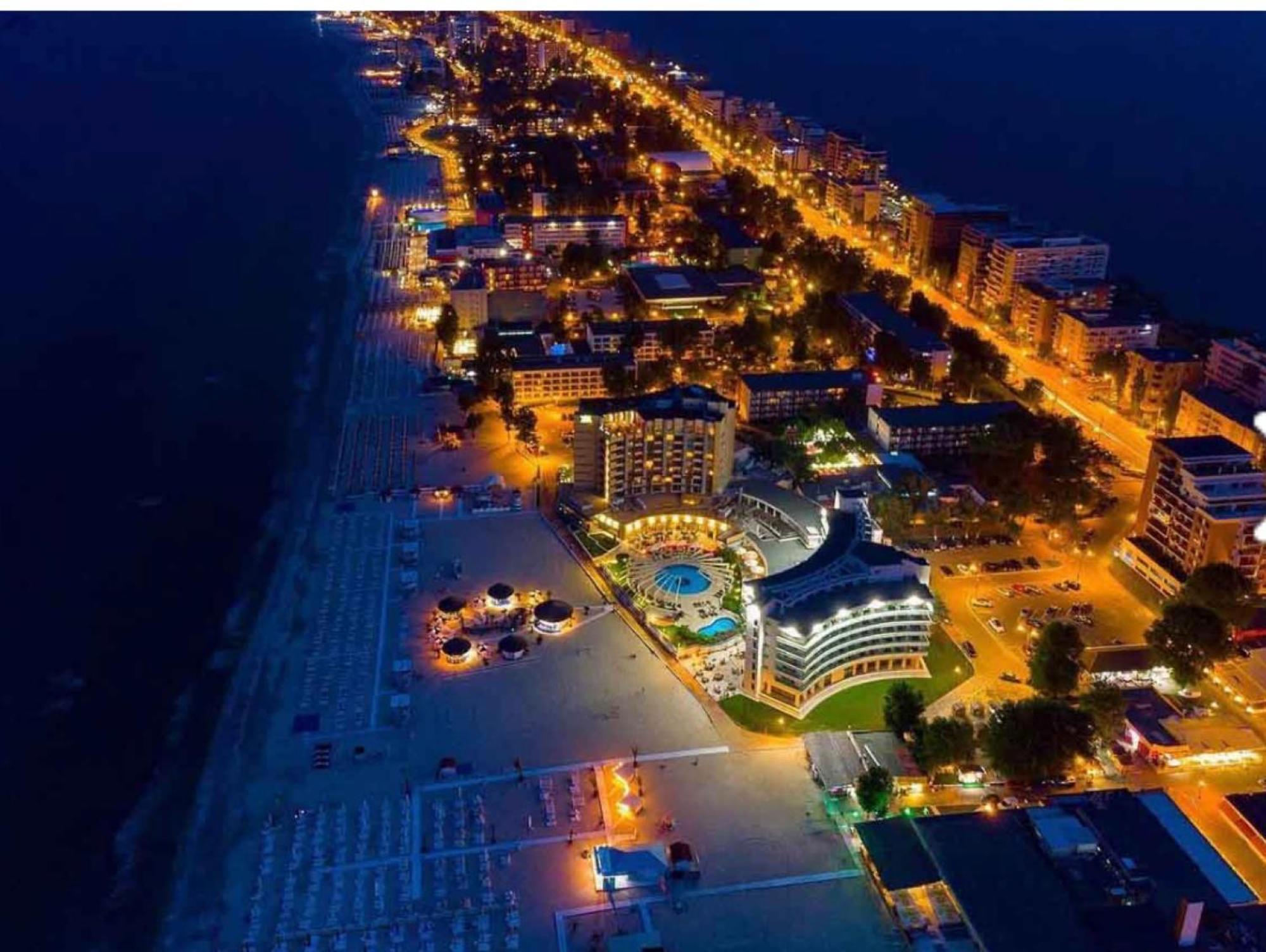 Tania Lake Apartments Mamaia Buitenkant foto